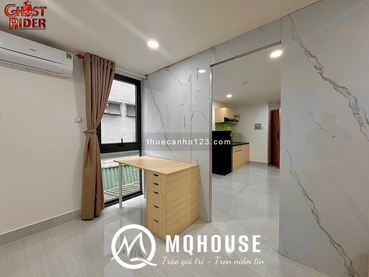 STUDIO dạng 1Pn tách bếp cửa sổ thoáng, Full nội thất, bếp hút mùi, cửa vân tay, gần Landmark, Q1,3