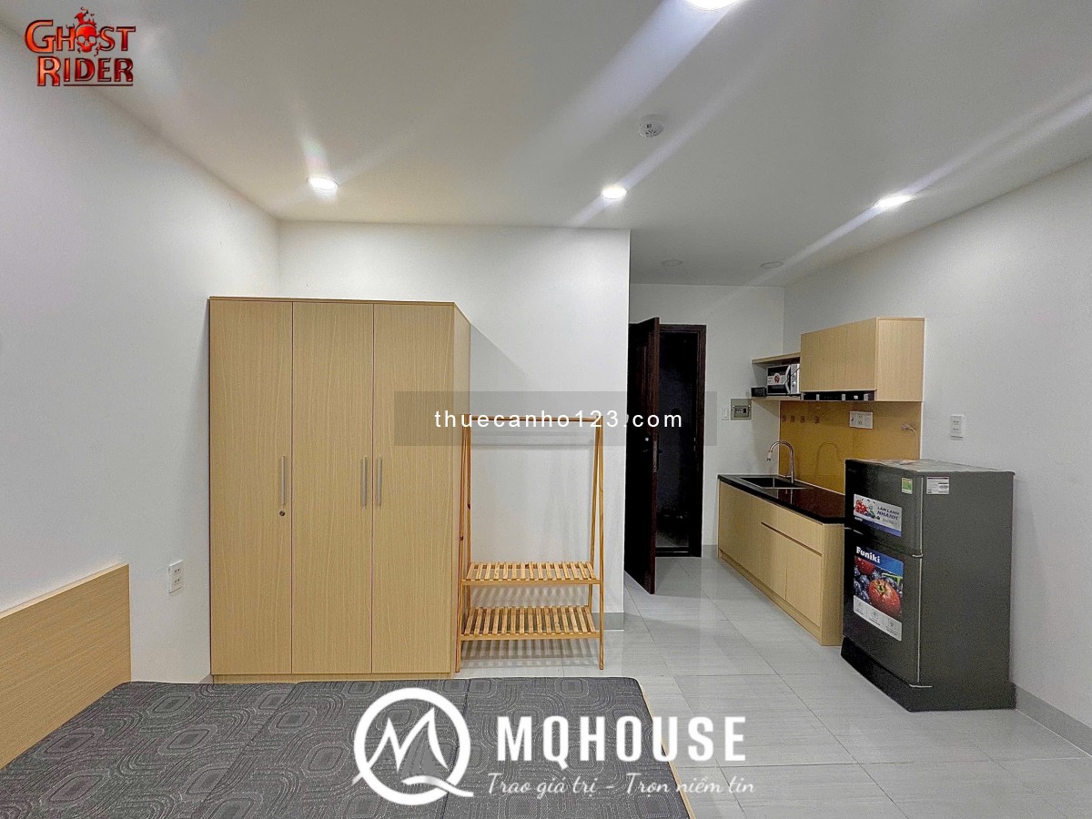 STUDIO dạng 1Pn ban công, cửa sổ thoáng, Full nội thất, bếp hút mùi, cửa vân tay, gần Landmark, Q1,3
