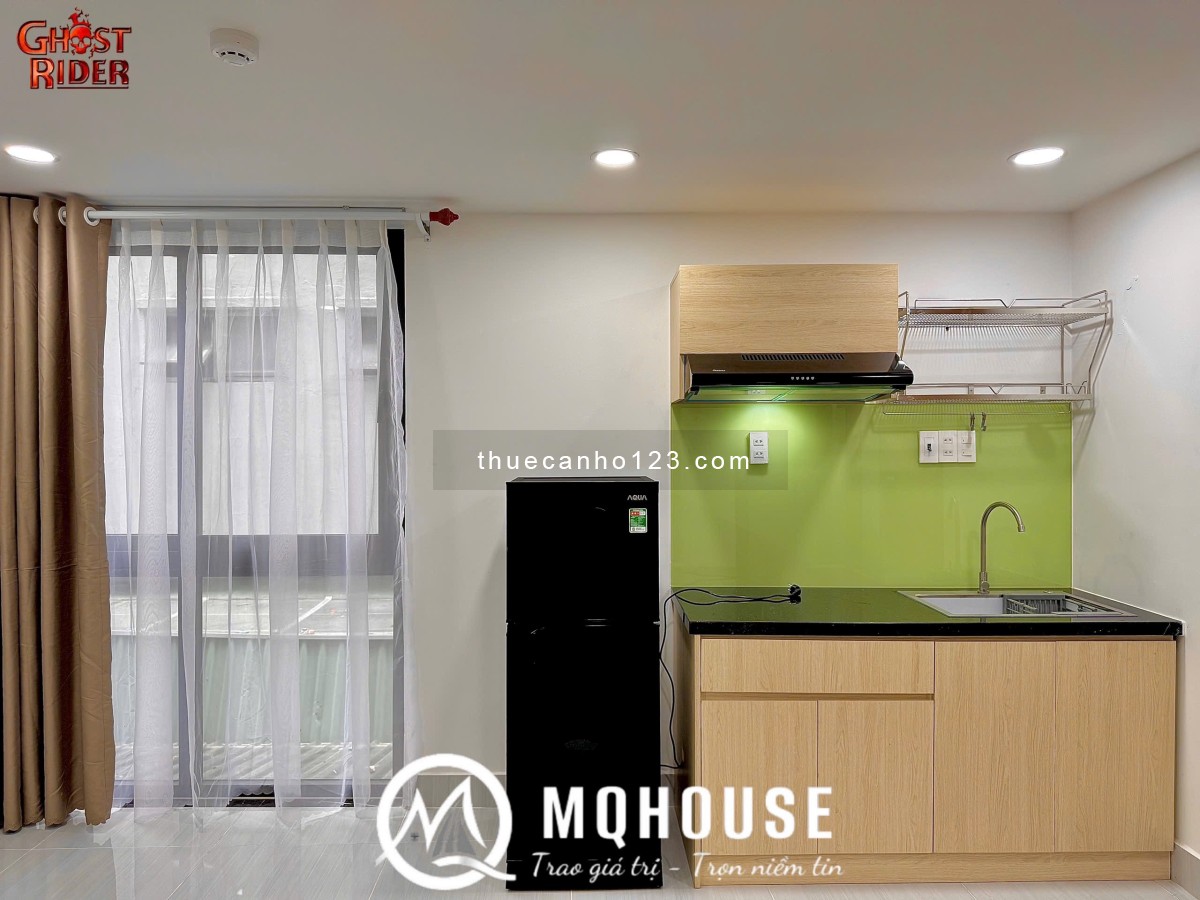 STUDIO dạng 1Pn tách bếp cửa sổ thoáng, Full nội thất, bếp hút mùi, cửa vân tay, gần Landmark, Q1,3