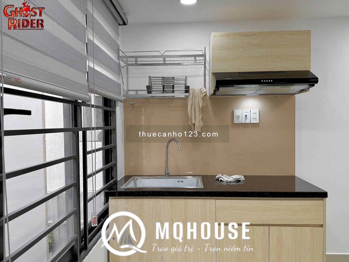 STUDIO dạng 1Pn, Không gian thoáng rộng, bếp có hút mùi, giặt ủi tính tháng, gần Landmark,Q1,3