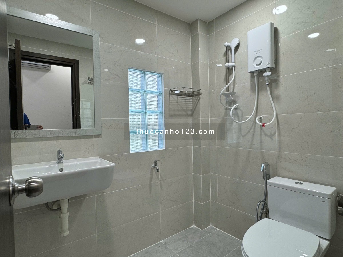 Căn hộ Studio dạng 1PN có ban công, full nội thất, máy giặt sấy riêng, gần Landmark, đi Quận 1 5p