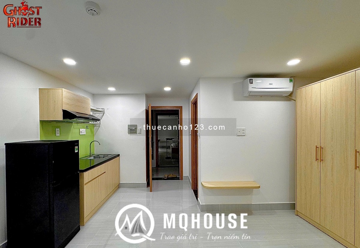 STUDIO dạng 1Pn tách bếp cửa sổ thoáng, Full nội thất, bếp hút mùi, cửa vân tay, gần Landmark, Q1,3