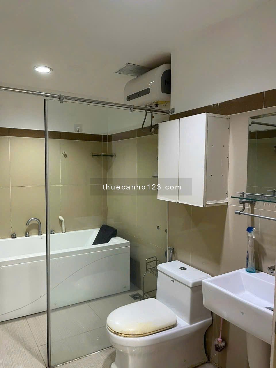 Satra Eximland, Phan Đăng Lưu, Phú Nhuận: 90m2, 2p ngủ,2wc, NT, 17tr