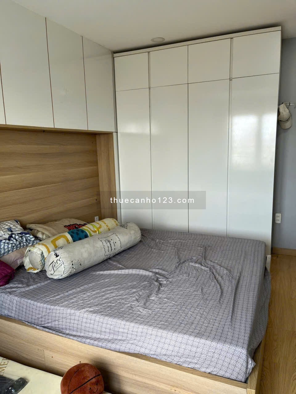 Chung cư Central Plaza, p3, Tân Bình: 50m2, 2p ngủ, 10.5tr/th