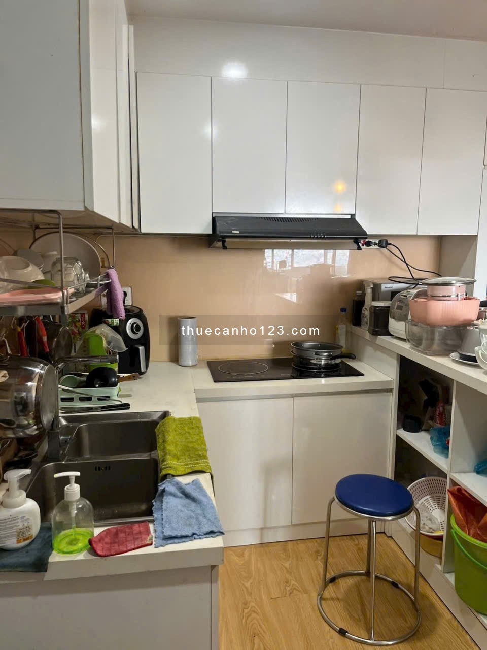 Chung cư Central Plaza, p3, Tân Bình: 50m2, 2p ngủ, 10.5tr/th