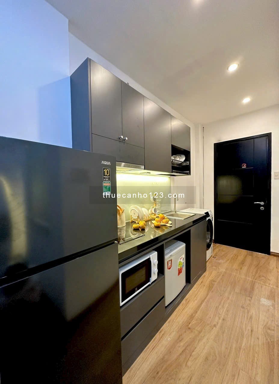 Căn hộ dạng 1PN cửa sổ view city, Full nội thất, bếp hút mùi, máy giặt riêng, đi lại Q1,3 dễ dàng