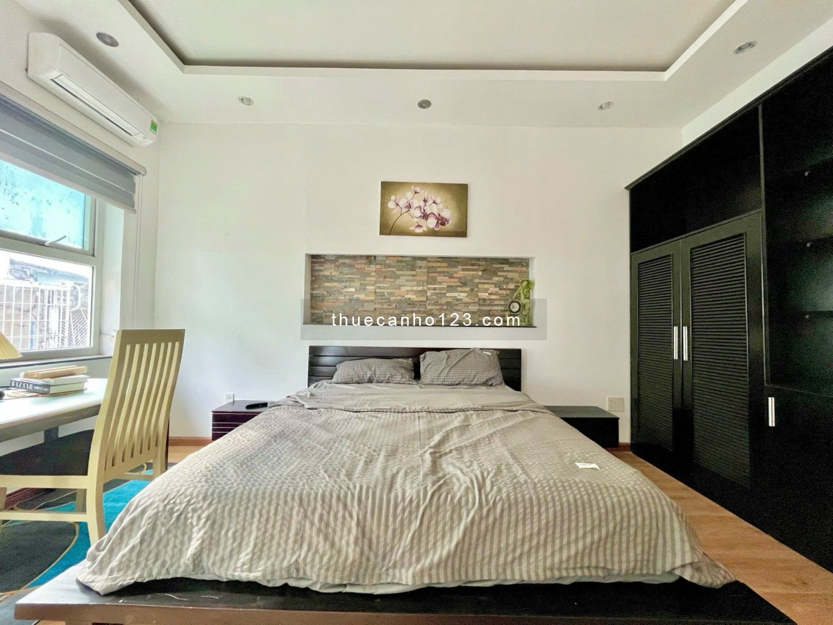 Căn hộ 1PN cửa sổ view city, Full nội thất, máy giặt riêng, bếp hút mùi, bàn làm việc, qua Q1 5phút