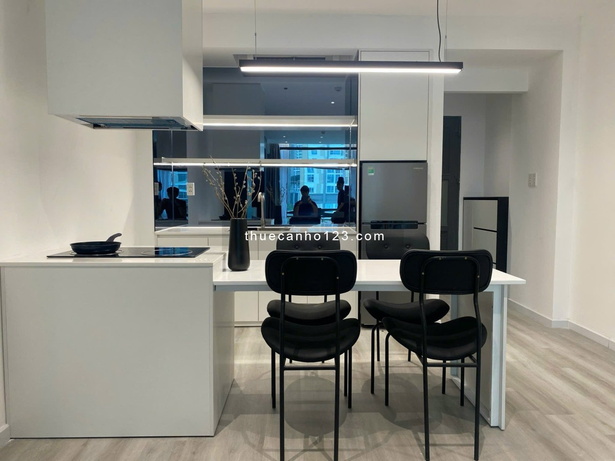 Căn Hộ cao cấp 1Pn cửa sổ kính view Landmark, bếp hút mùi, tone trắng, đủ nội thất cao cấp, máy giặt