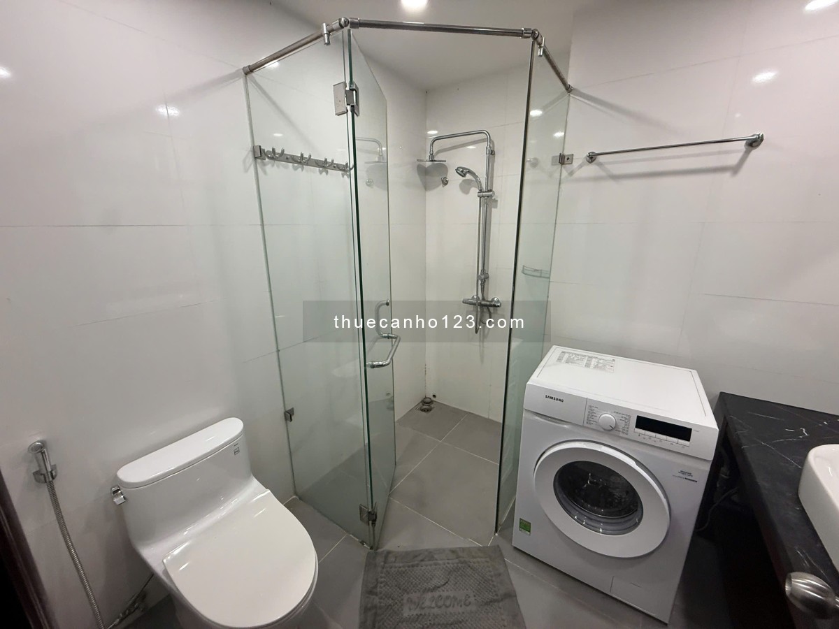 Căn studio full nội thất, máy giặt riêng ngay trung tâm quận 1.