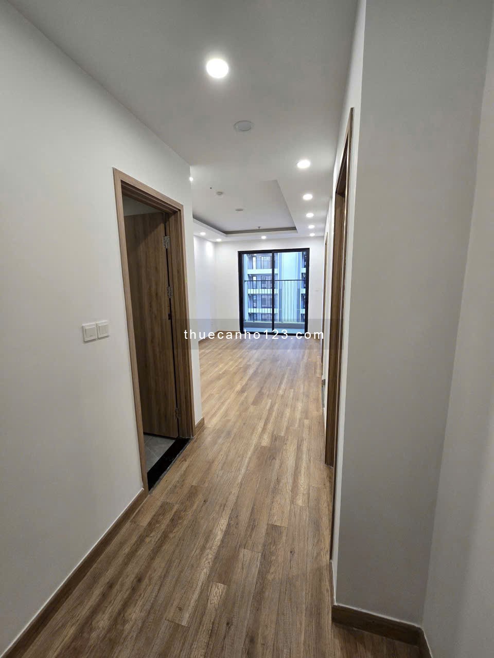 Cho thuê căn 2pn, nội thất cơ bản tại Chung cư The Wisteria, Hoài Đức, Giá 10 triệu/tháng