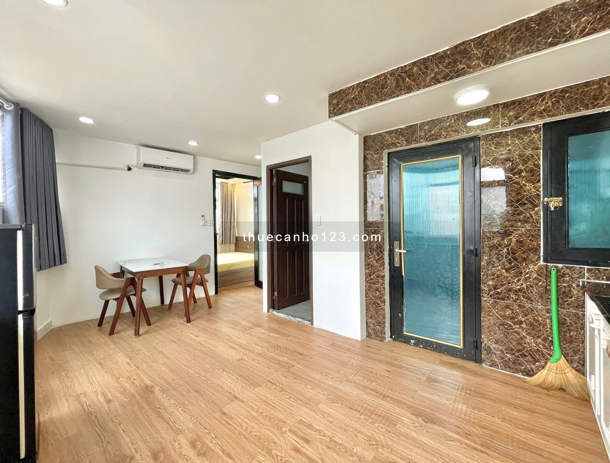 Căn hộ full nội thất, cửa sổ lớn, có máy giặt riêng ở Phan Đình Phùng, Phú Nhuận giáp Quận 1, Quận 3