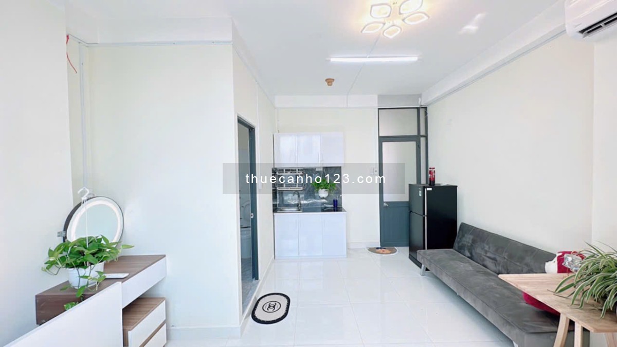 Căn hộ thoáng mát cùng cửa sổ đón nắng cực đẹp gần hàng xanh, đại học Giao Thông Vận Tải, Hutech.