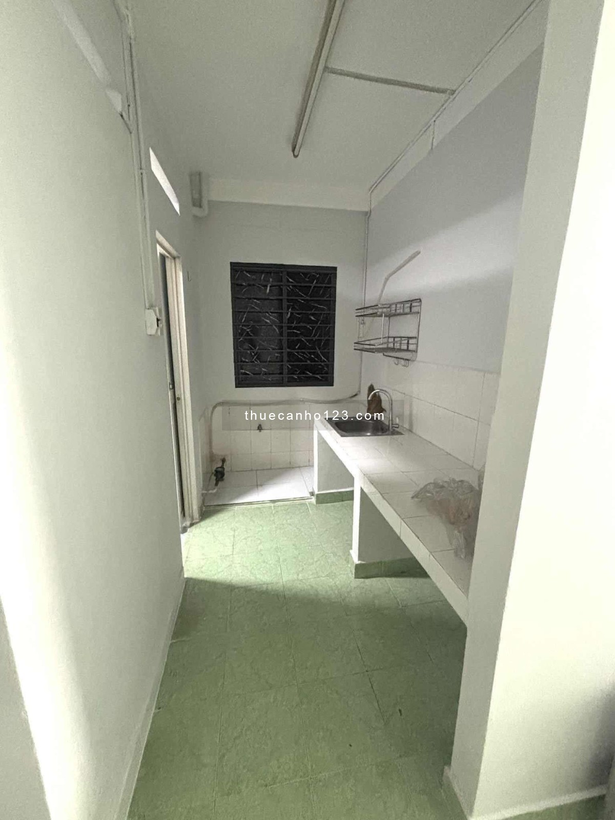 C/c 10A Trần Nhật Duật, Tân Định, Quận 1: 60m2, 2p ngủ 9.5tr/th