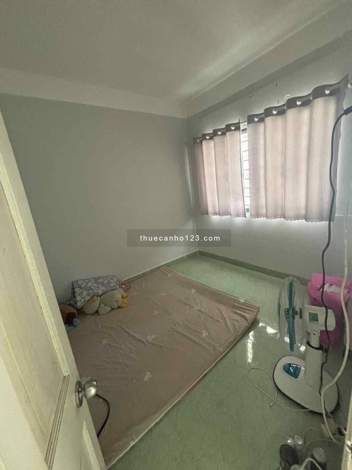 C/c 10A Trần Nhật Duật, Tân Định, Quận 1: 60m2, 2p ngủ 9.5tr/th