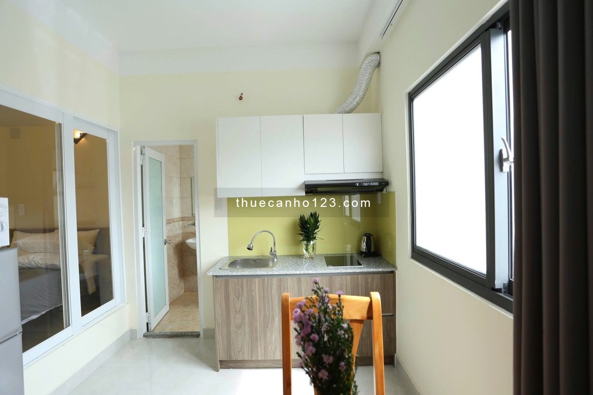 STUDIO Dạng 1Pn tách bếp cửa sổ thoáng view city, Full nội thất, toà nhà thang máy, gần Landmark,Q1