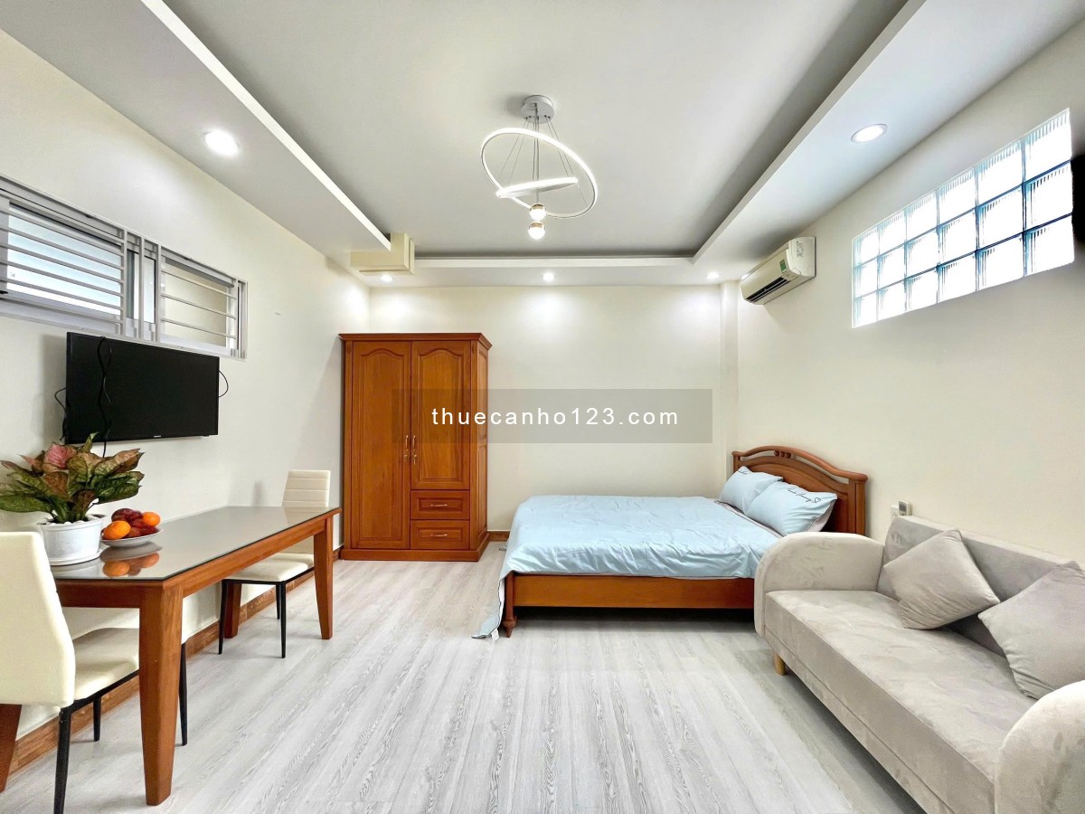 Căn hộ 1PN tách bếp, ban công thoáng, Full nội thất, máy giặt riêng, gần Landmark, Trường Sa, Q1,3
