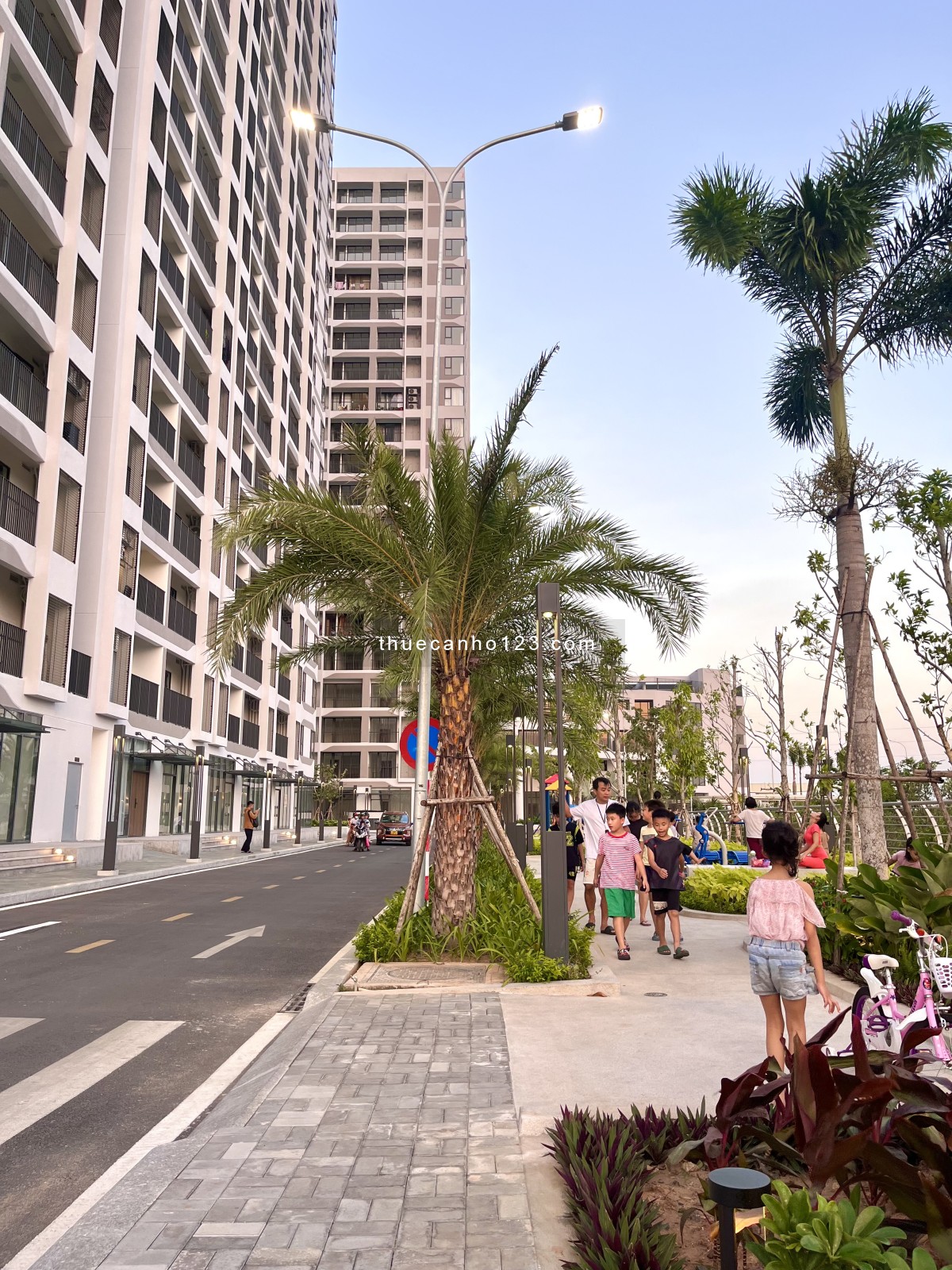 Cho thuê căn hộ 1PN, 63m2, view sông, Chỉ 6tr/tháng, nhà mới tinh. LH: 0917 999 515