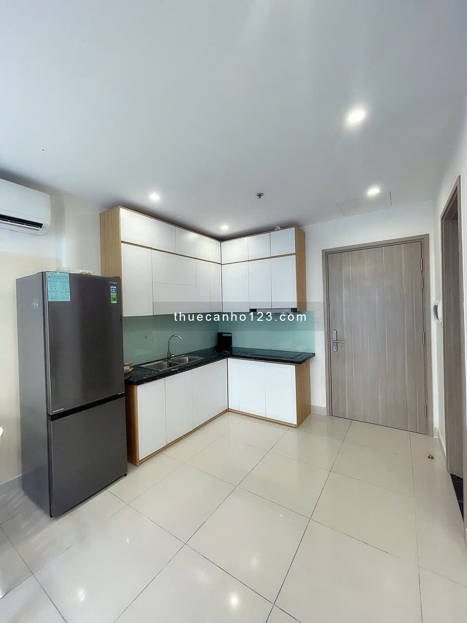 Cho thuê căn hộ 1PN+1, 43m² full nội thất, ban công Đông Nam Vinhomes Ocean Park, giá 6,5tr/tháng