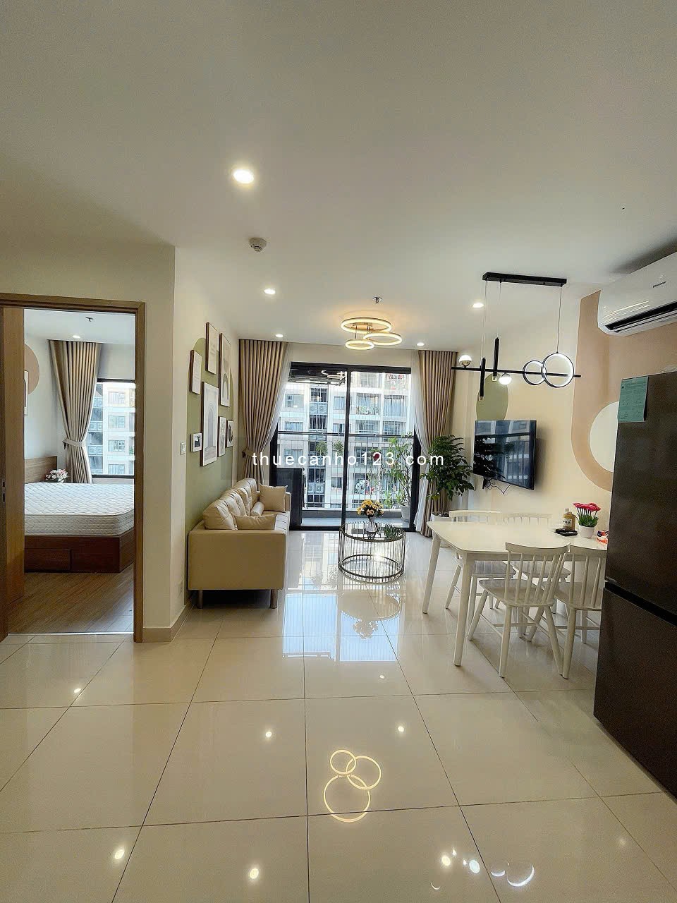 Cho thuê căn hộ 1PN+1, 43m² full nội thất, ban công Đông Nam Vinhomes Ocean Park, giá 6,5tr/tháng