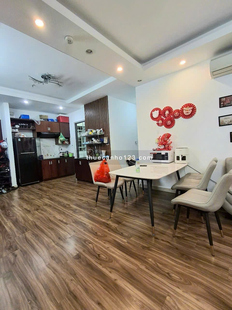 Cho thuê căn hộ 81m², 2PN, full nội thất