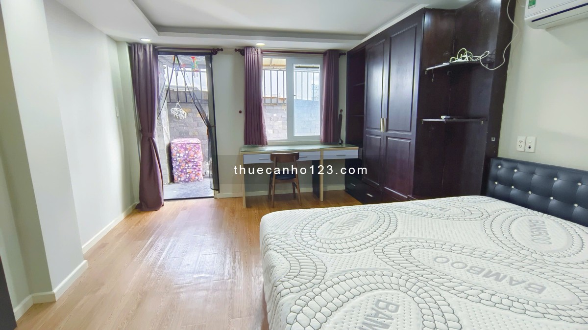 Căn hộ 1 phòng ngủ, gần Phan Đăng Lưu, cực đẹp, sang trọng, tràn ngập ánh sáng
