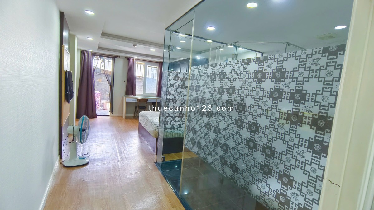 Căn hộ 1 phòng ngủ, gần Phan Đăng Lưu, cực đẹp, sang trọng, tràn ngập ánh sáng