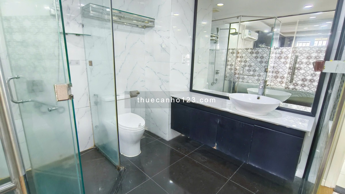 Căn hộ 1 phòng ngủ, gần Phan Đăng Lưu, cực đẹp, sang trọng, tràn ngập ánh sáng