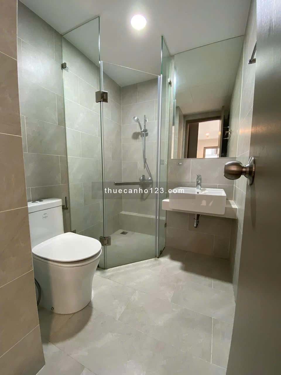 CHung cư Satra, Phan Đăng Lưu, PN: 140m2, 3p ngủ, ban công, 22tr/tháng