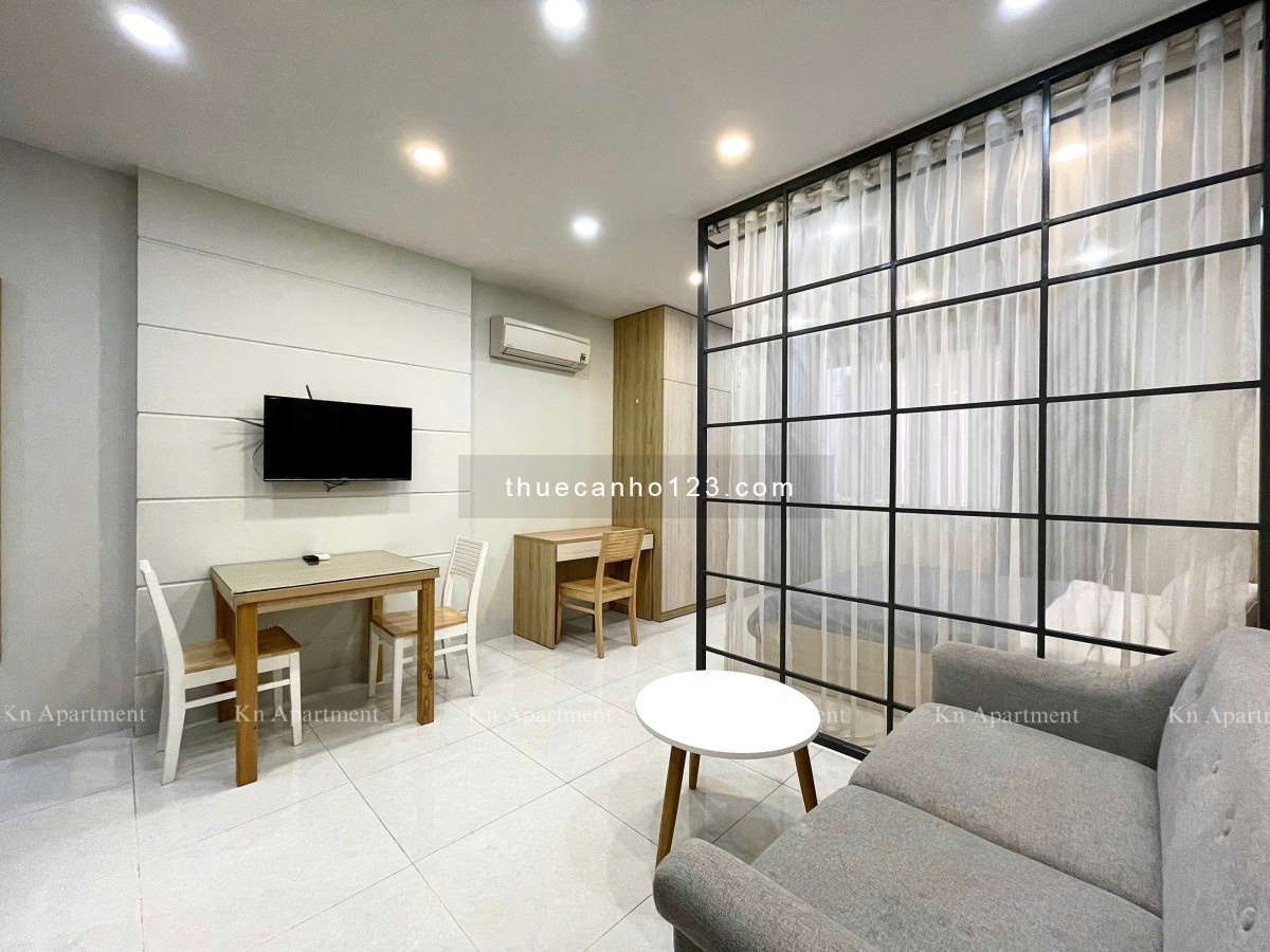 Căn hộ 1 phòng ngủ full nội thất 32m², cửa sổ lớn, ngay Lê Văn Sỹ, Quận 3 giáp Quận 1, Phú Nhuận