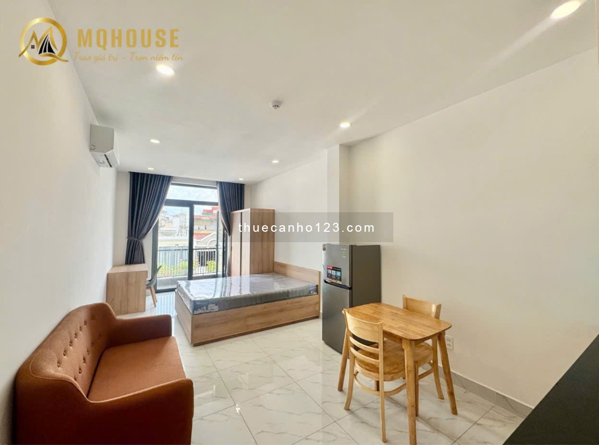 Cho thuê căn hộ studio, ban công - Máy giặt, sấy, gần Phan Đăng Lưu