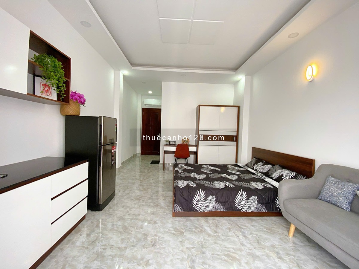 Căn hộ studio, ban công, gần CMT8, phố đi bộ