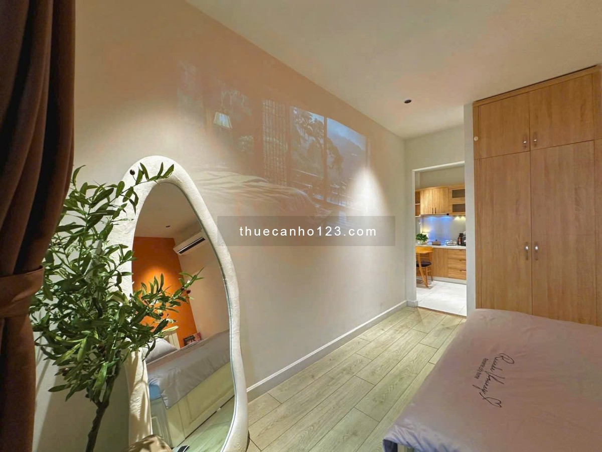 Căn Hộ Bờ Kè Hoàng Sa Quận 1_Thang máy_Hầm xe_Balcony View Sông_Full Nội Thât_Vòng Xoay Điện Biên Ph