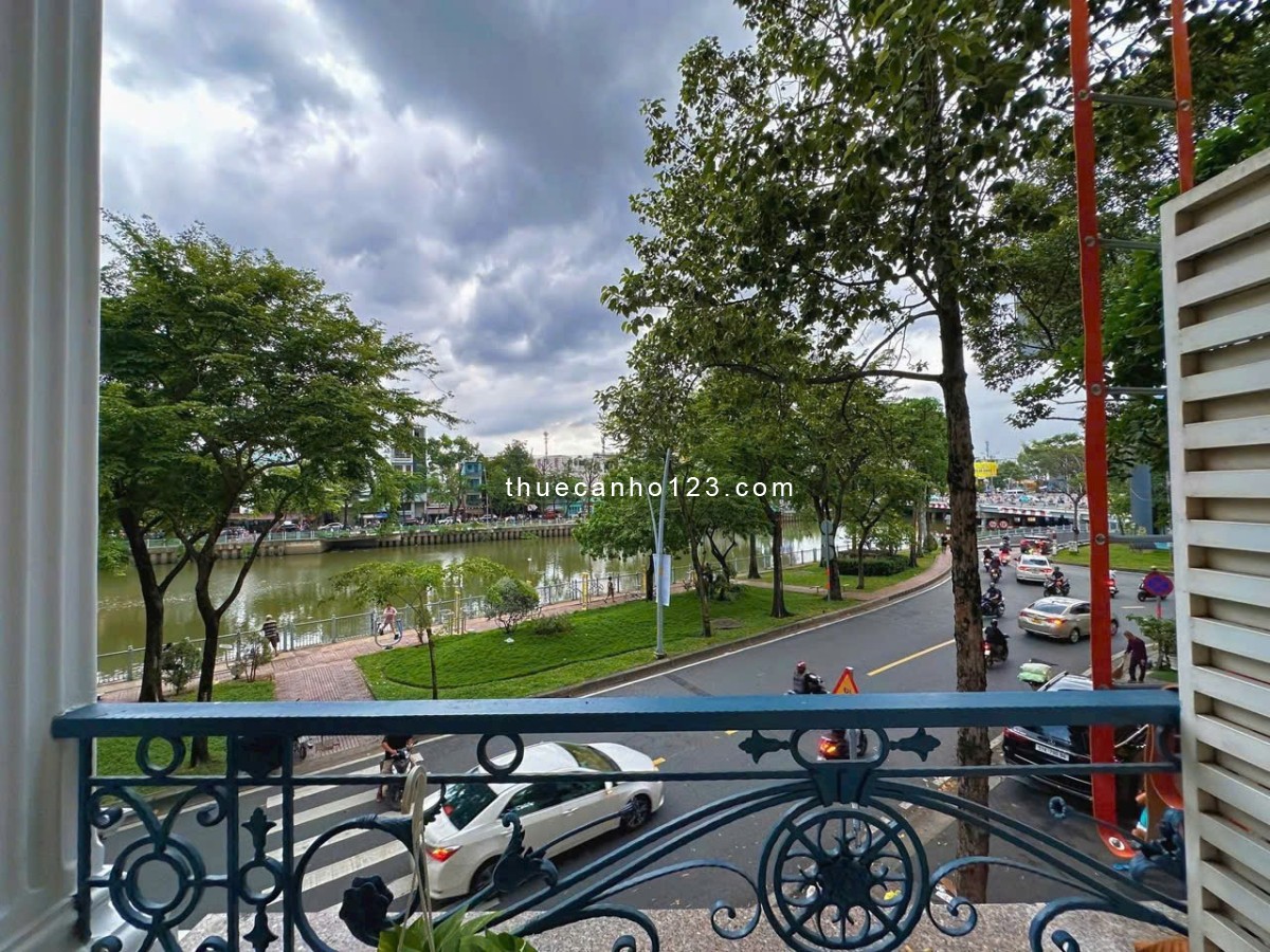 Căn Hộ Bờ Kè Hoàng Sa Quận 1_Thang máy_Hầm xe_Balcony View Sông_Full Nội Thât_Vòng Xoay Điện Biên Ph