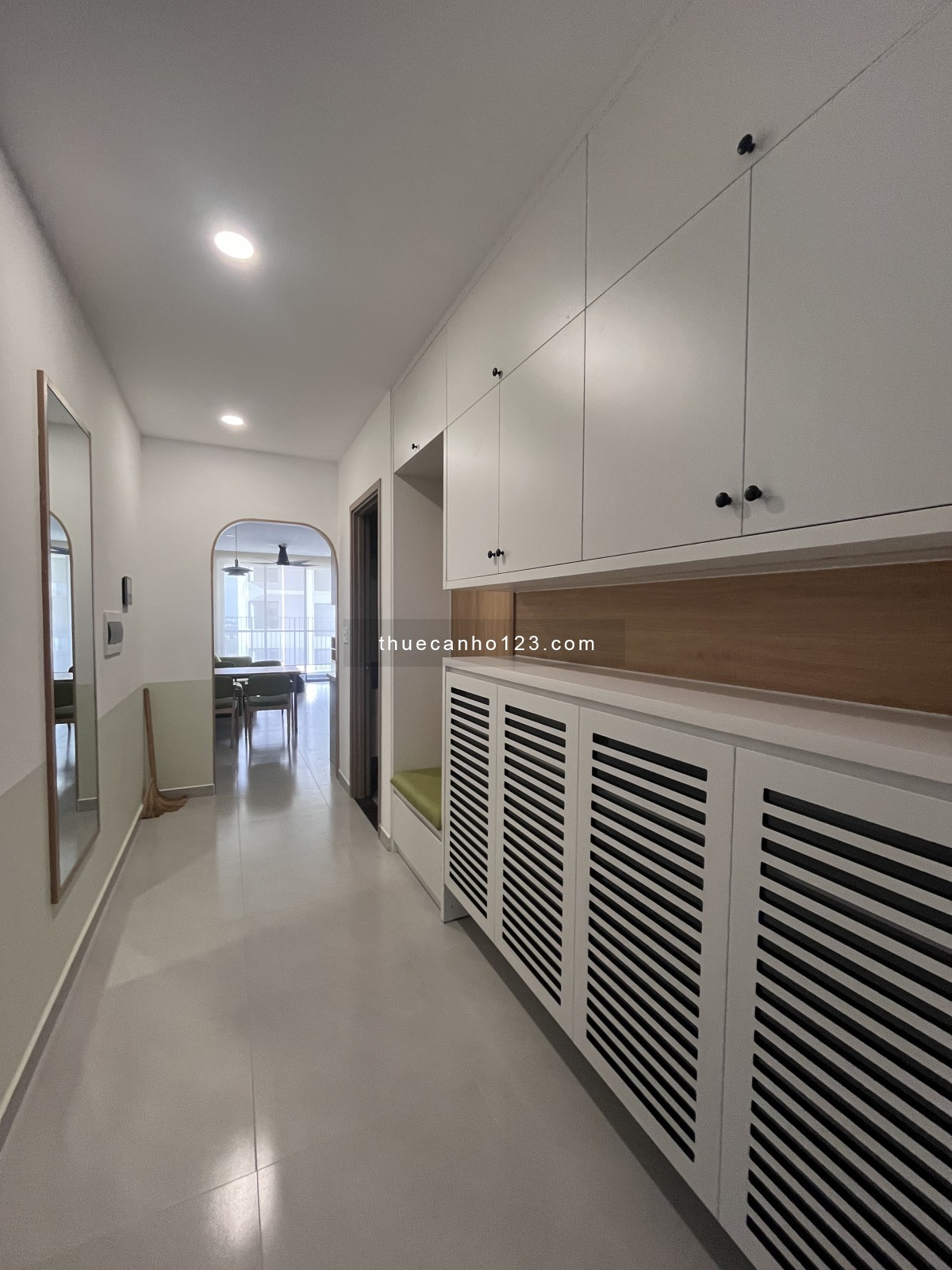 Cho thuê căn hộ 2PN, 2WC full nội thất, sang xịn, 9tr/tháng. LH: 0917.999.515