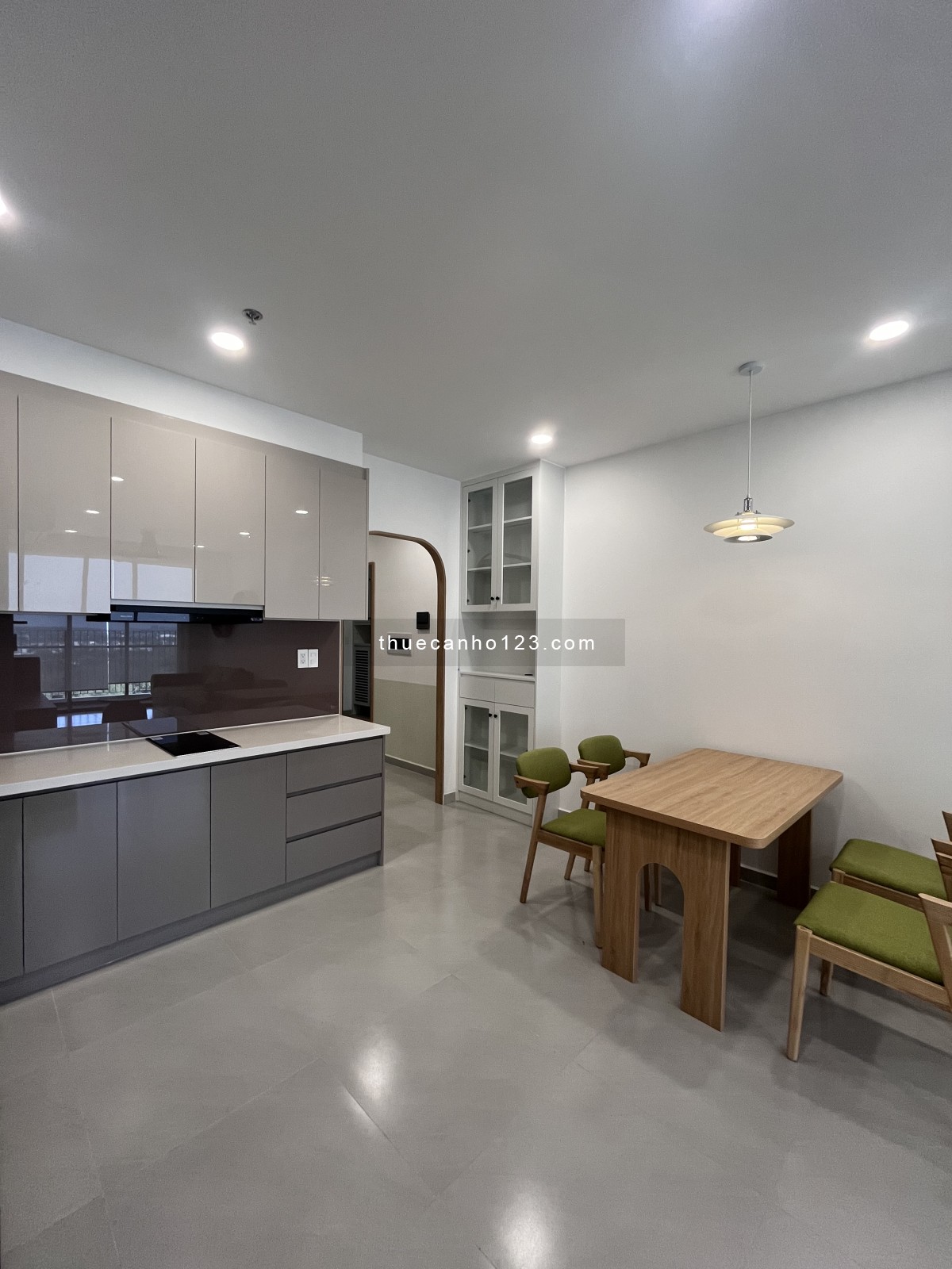 Cho thuê căn hộ 2PN, 2WC full nội thất, sang xịn, 9tr/tháng. LH: 0917.999.515