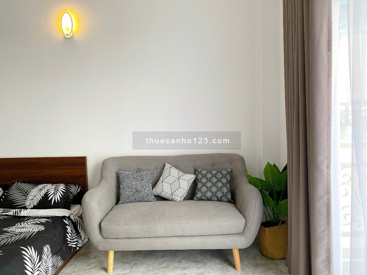 Căn hộ full nội thất, ban công gần Phạm Văn Đồng