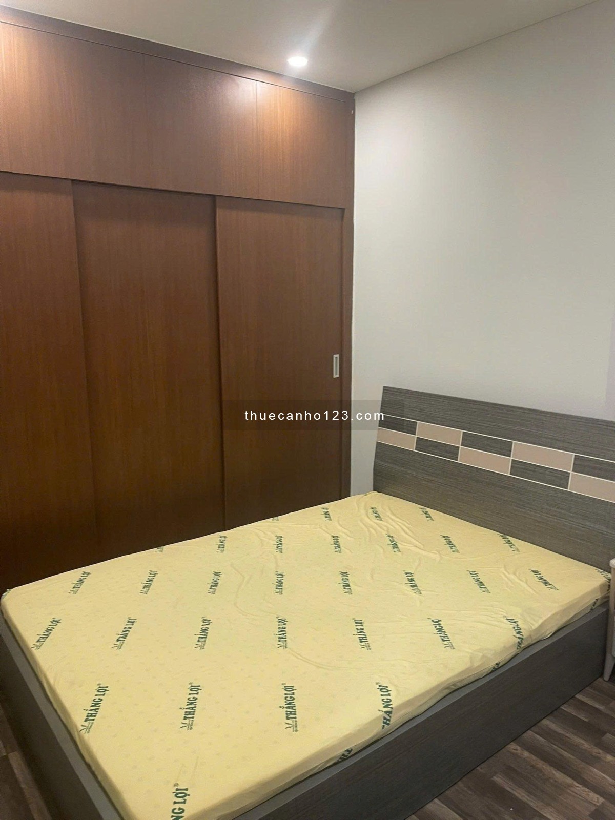 Cao ốc Phú NHuận, 20 Hoàng Minh Giám, Phú Nhuận: 85m2, 2p ngủ,Nt, 13tr/th