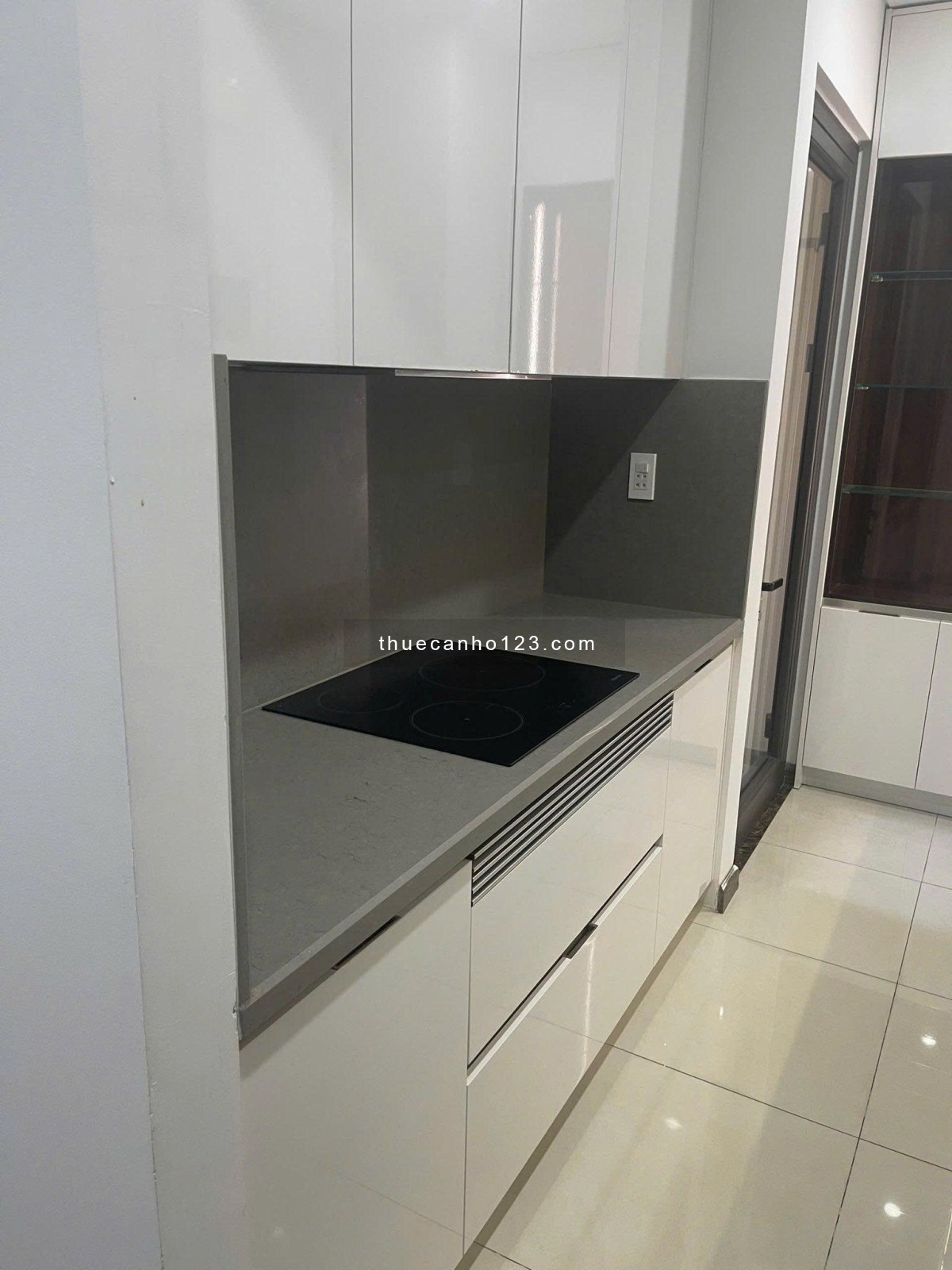 Cao ốc Phú NHuận, 20 Hoàng Minh Giám, Phú Nhuận: 85m2, 2p ngủ,Nt, 13tr/th