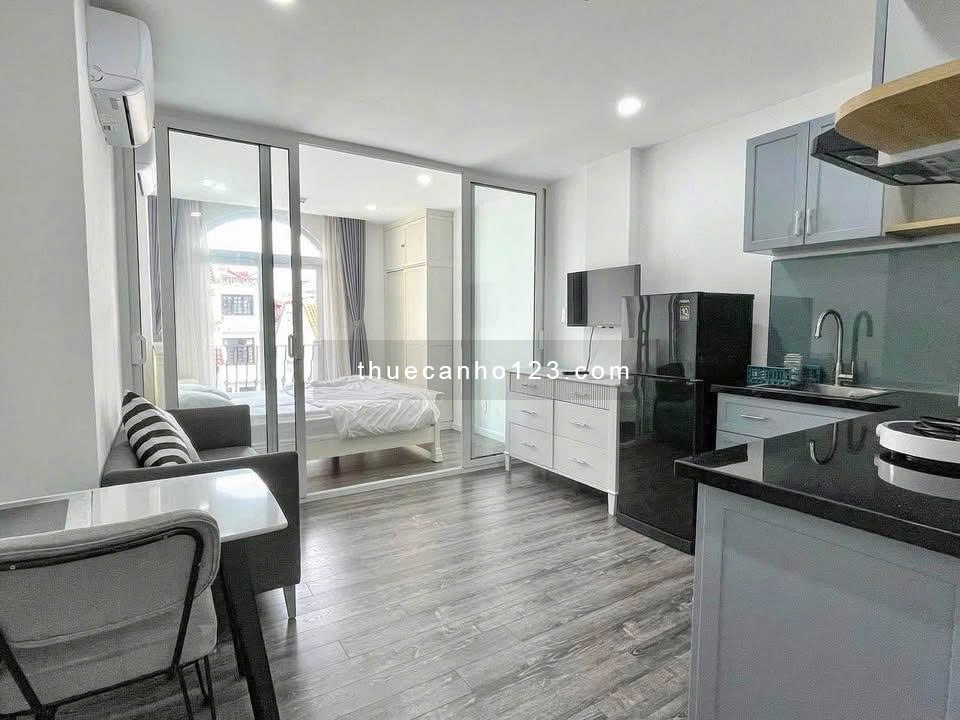 Căn hộ 1 phòng ngủ full nội thất, có ban công ngay Quốc Hương – Thảo Điền, gần cầu Sài Gòn