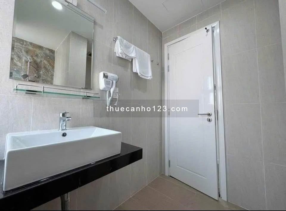 Căn hộ 1 phòng ngủ có ban công thoáng, tràn ngập ánh sáng tự nhiên, gần ga Metro Thảo Điền và cầu SG