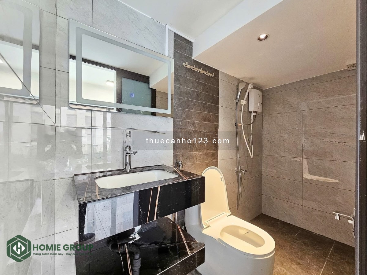 Studio ban công new, full nội thất, trung tâm quận 7