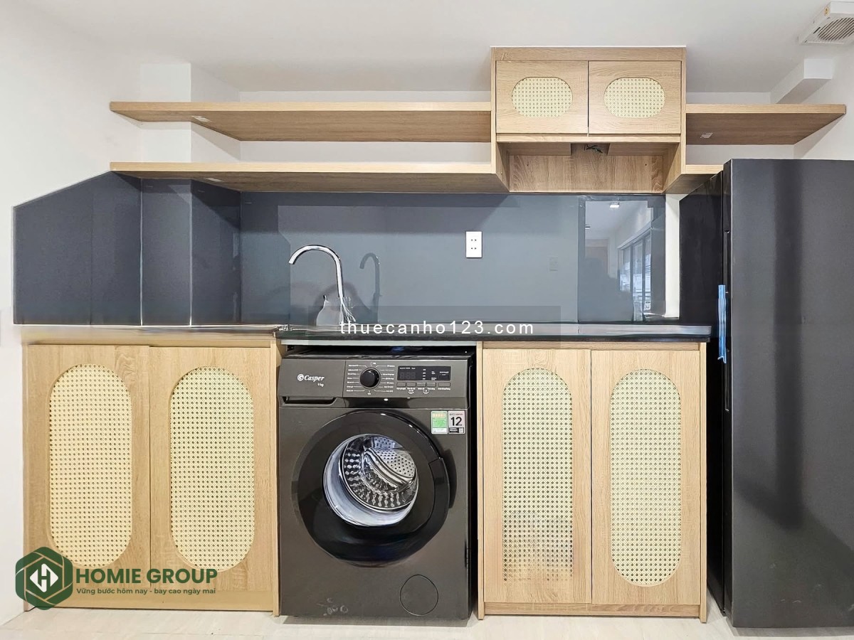 Studio ban công new, full nội thất, trung tâm quận 7