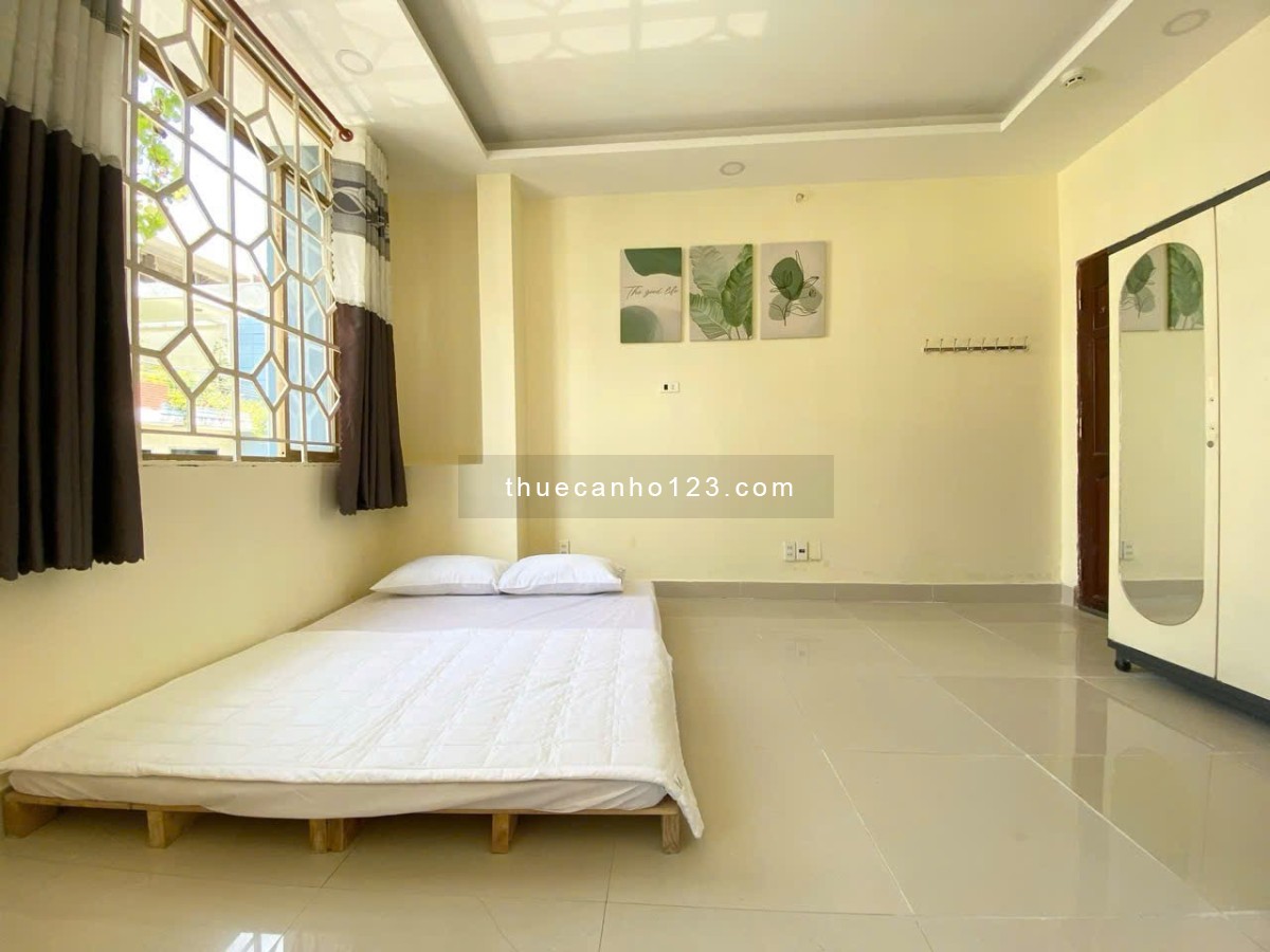 Studio ban công - cửa sổ lớn ngay Vạn Hạnh Mall quận 10