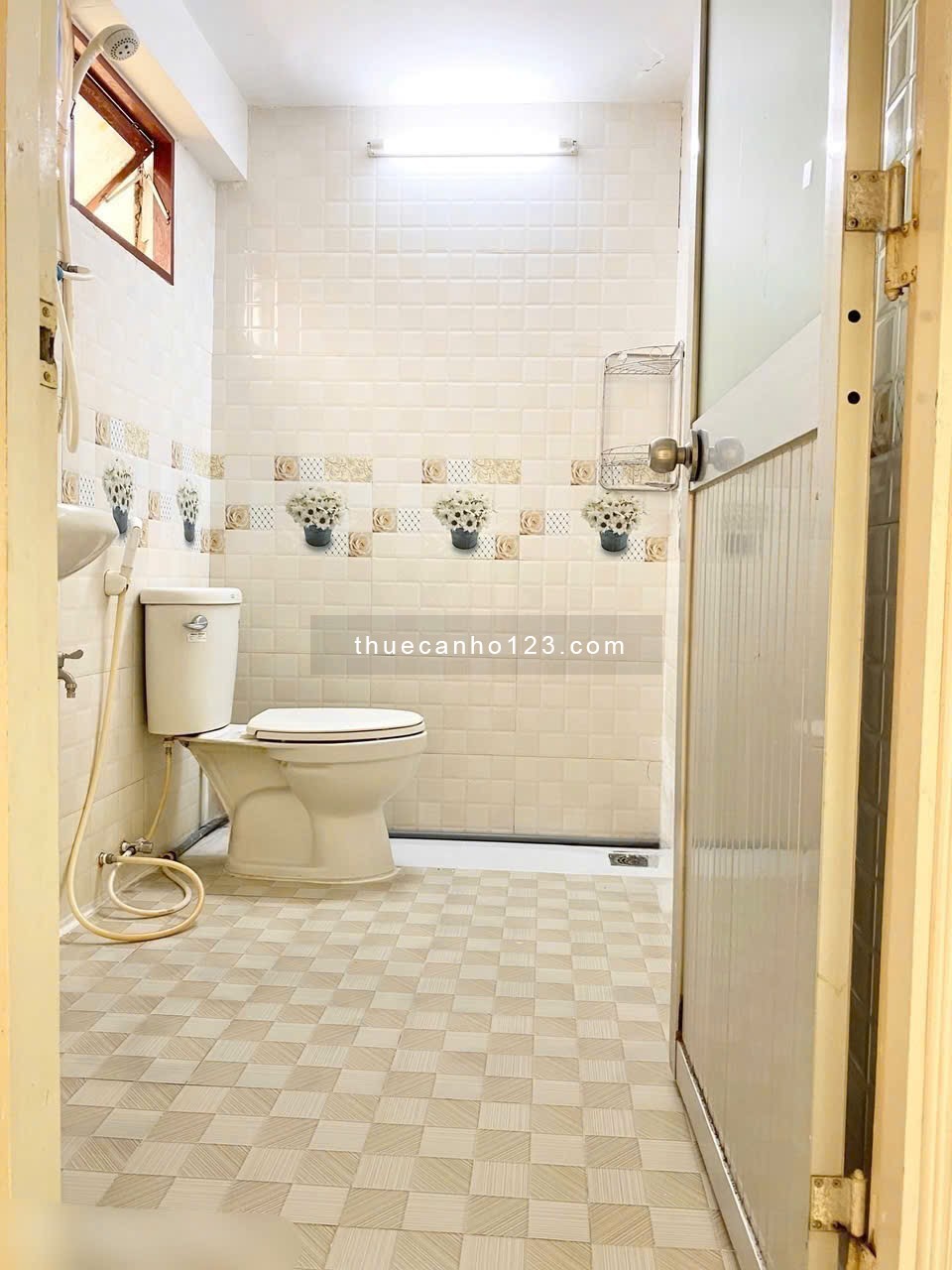 Studio ban công - cửa sổ lớn ngay Vạn Hạnh Mall quận 10