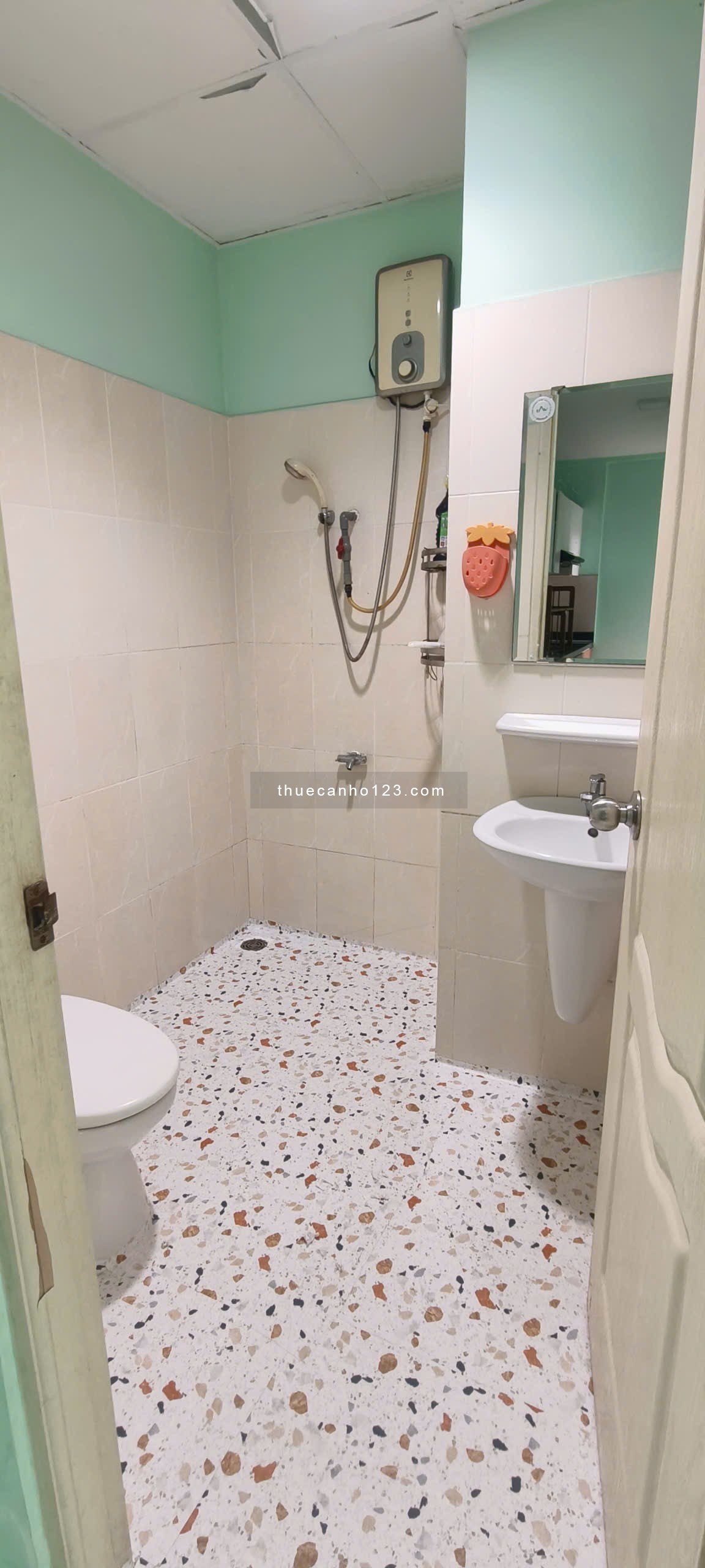 Cho Thuê căn hộ 60 m2 - 2 phòng ngủ - Nội thất cơ bản