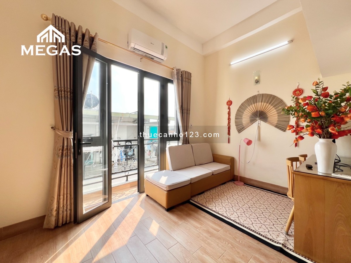 Cho Thuê Căn Hộ Luxury - 2 Không Gian Ngủ - Gần Vòng Xoay Dân Chủ