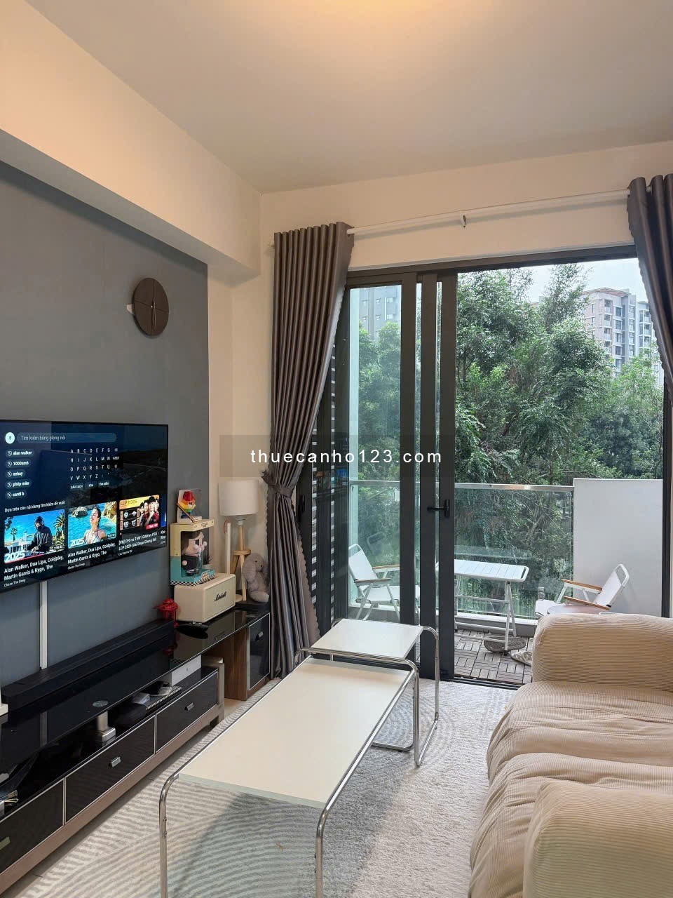 Cho thuê căn hộ 2PN, 1WC, 63m2, giá 13,5tr/ tháng, full nt khu Emerald - Celadon City