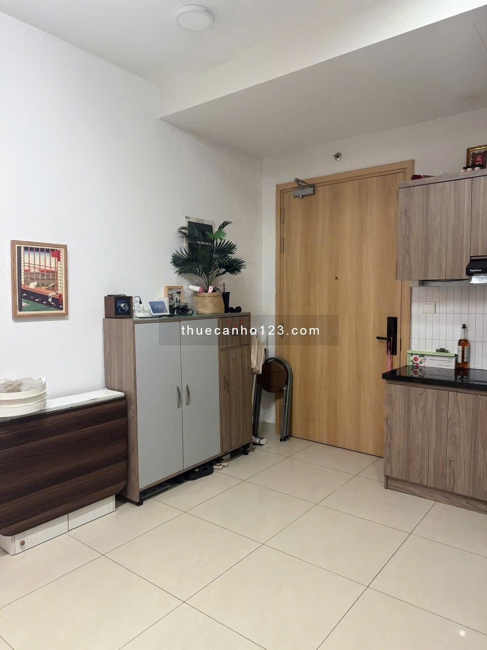 Cho thuê căn hộ 2PN, 1WC, 63m2, giá 13,5tr/ tháng, full nt khu Emerald - Celadon City