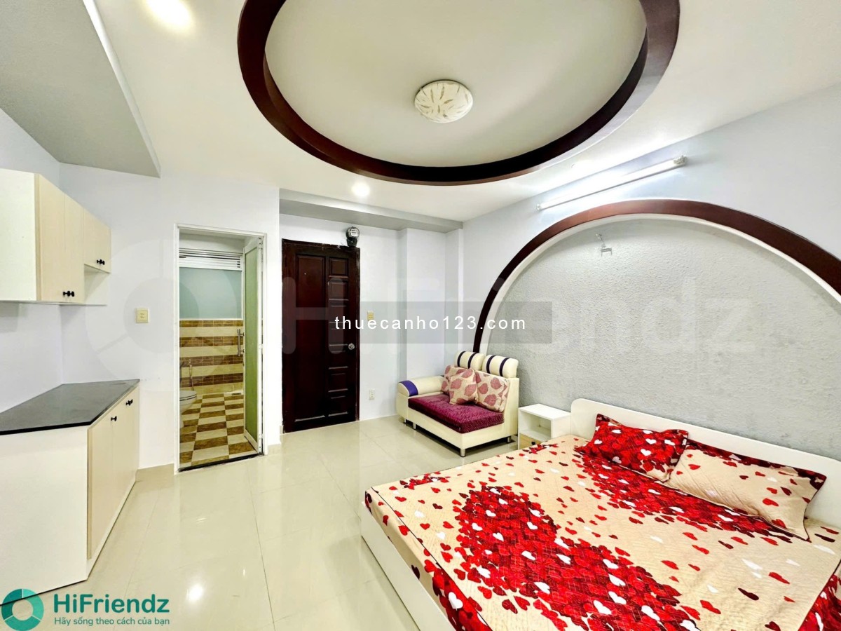 Phòng Studio Ban Công Cửa Sổ Trời Gần Công Trường Dân Chủ Quận 10