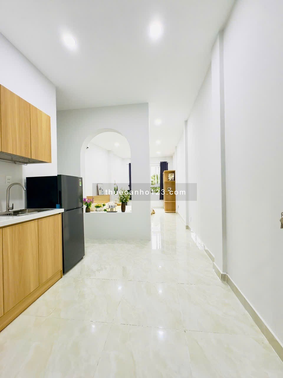 CHDV 1 Phòng Ngủ Cửa Sổ Trời DT Rộng Gần Chợ Phạm Văn Hai Tân Bình